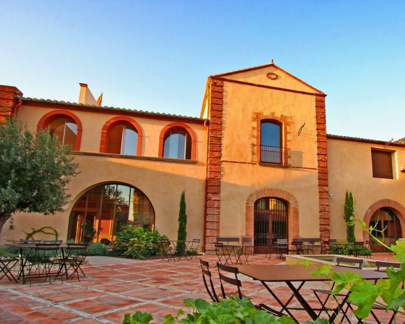 domaine cazes batiment